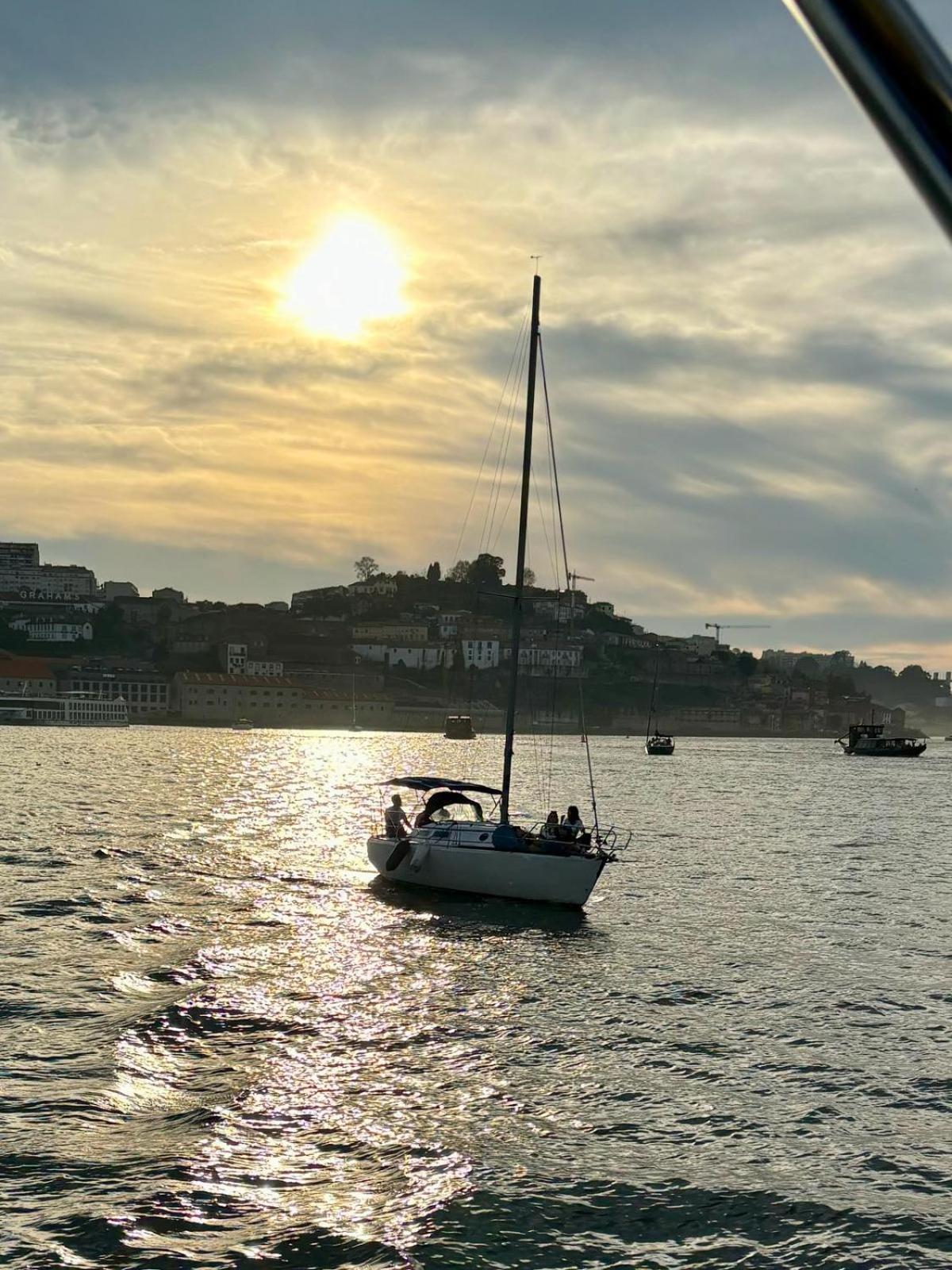 Navegar No Douro - Navegacao E Turismo Unipessoal, Lda Hotel Vila Nova de Gaia Exterior photo